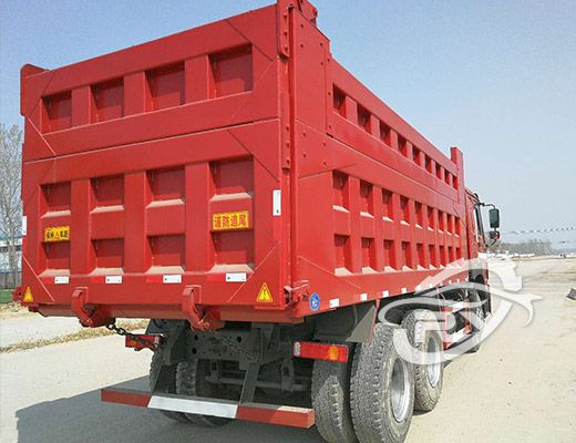 Used SINOTRUCK 6X4 RHD Dump Truck